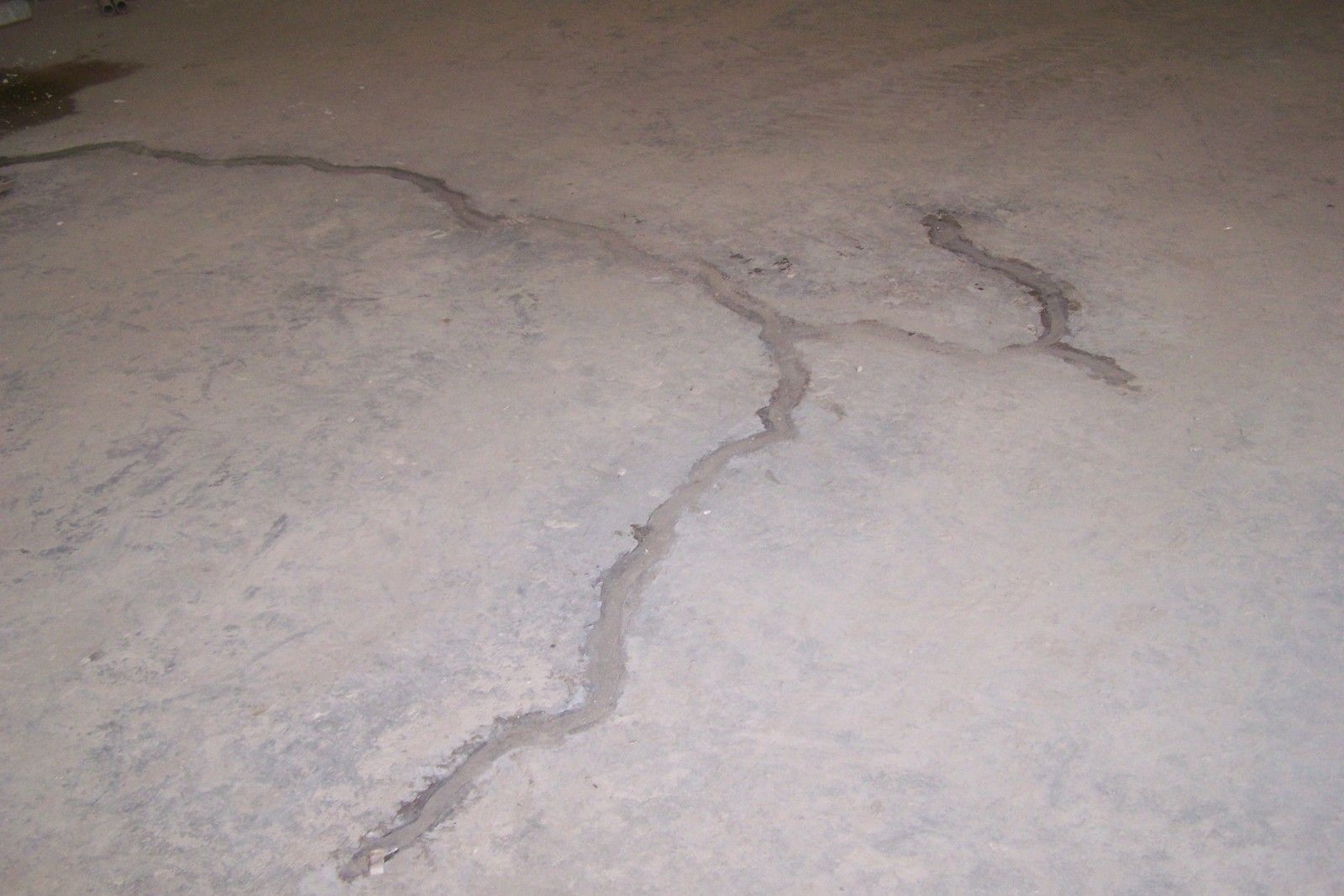 vệ sinh trám toàn bộ vết nứt